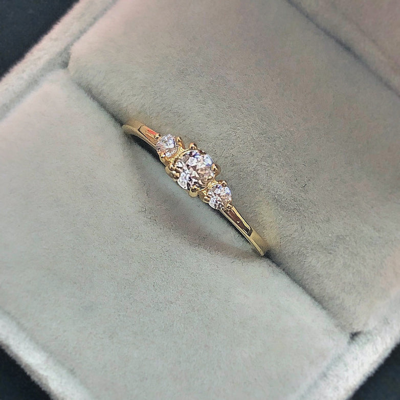 European And American Simple Women's Wedding Ring Inlaid Zircon Gold Plated